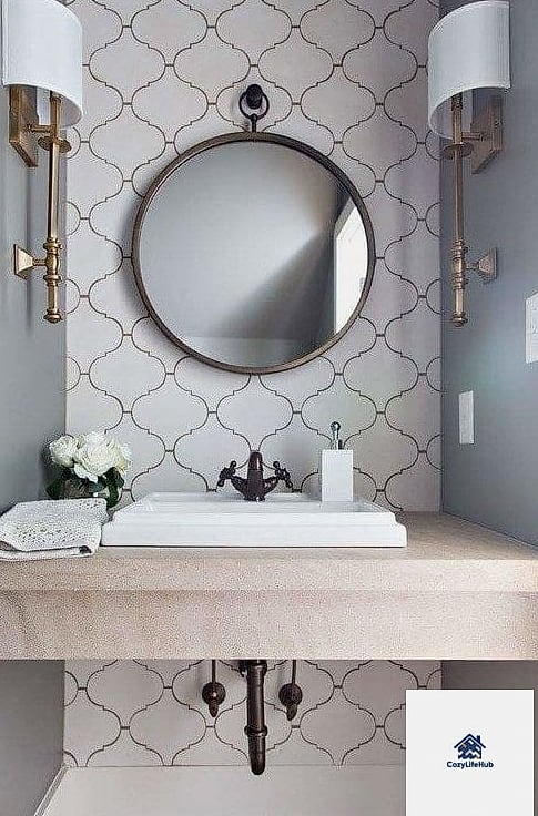 Arabesque Tile Half-Wall in an Entryway