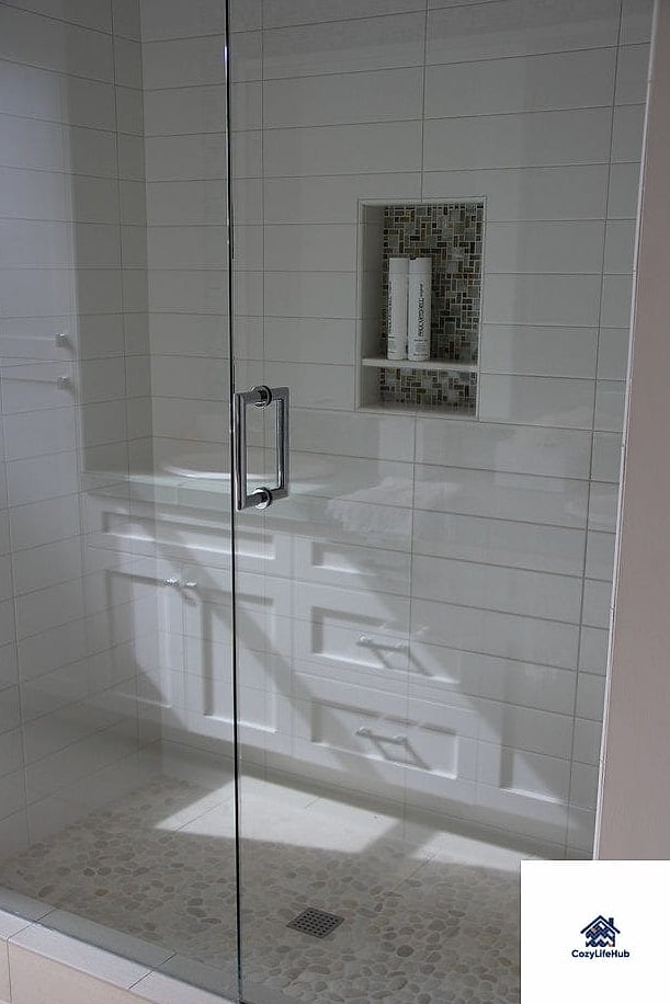11 White Glass Mosaic Tile Ideas Worth Bookmarking Before You Renovate 9 Glass Mosaic Niche or Shower Shelf