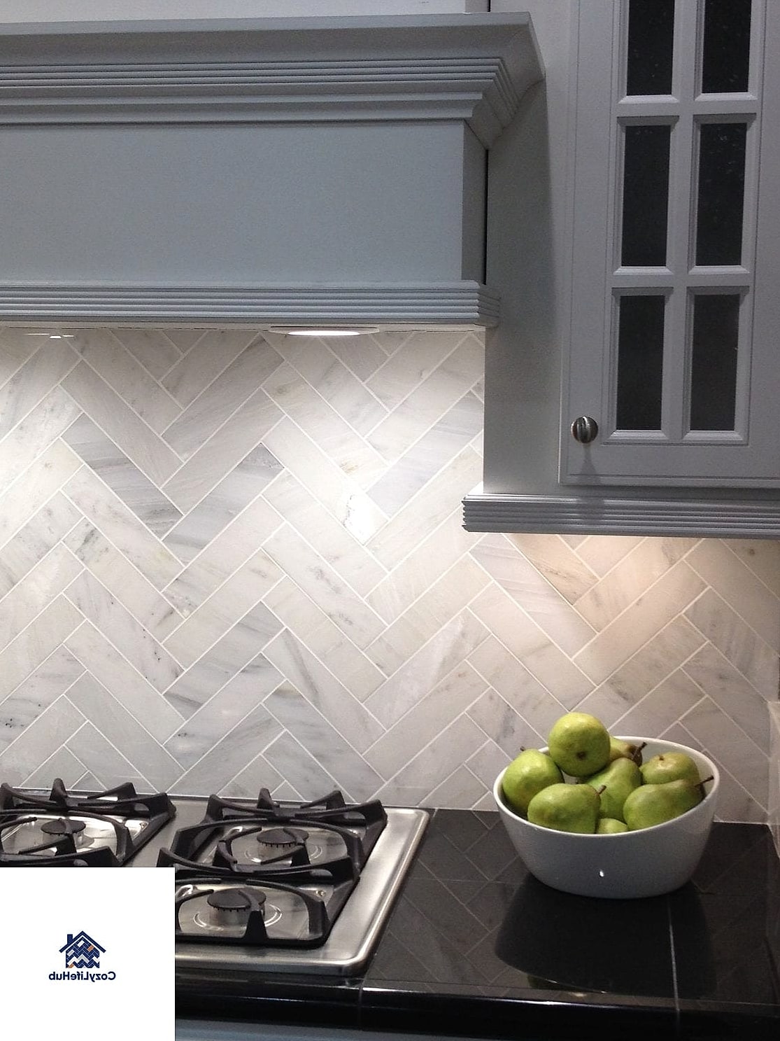 13 White Marble Backsplash Ideas That Designers Keep Coming Back To 3 Herringbone Marble Tile