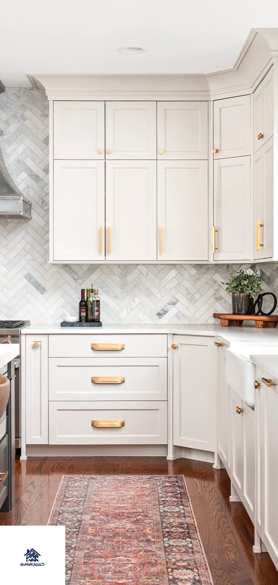 21 Marble Herringbone Backsplash Ideas That Look Expensive But Aren't 15 Herringbone with a Marble Mosaic Border