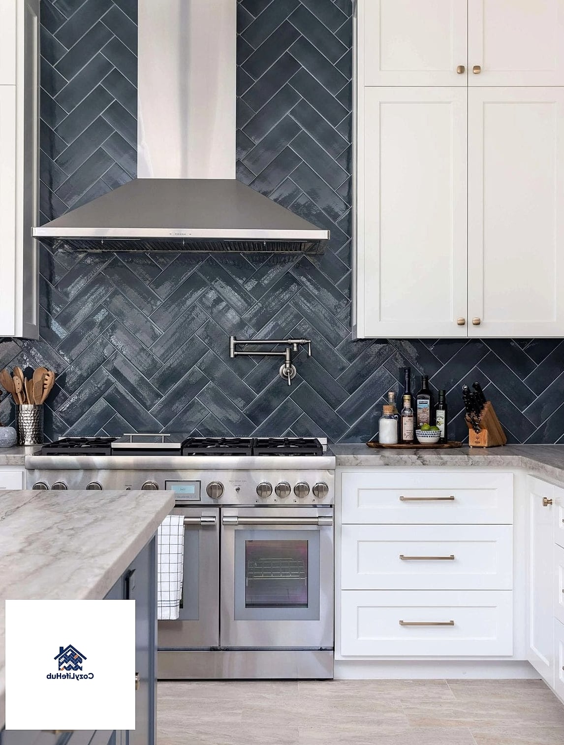 Herringbone Pattern in Marble Look Porcelain