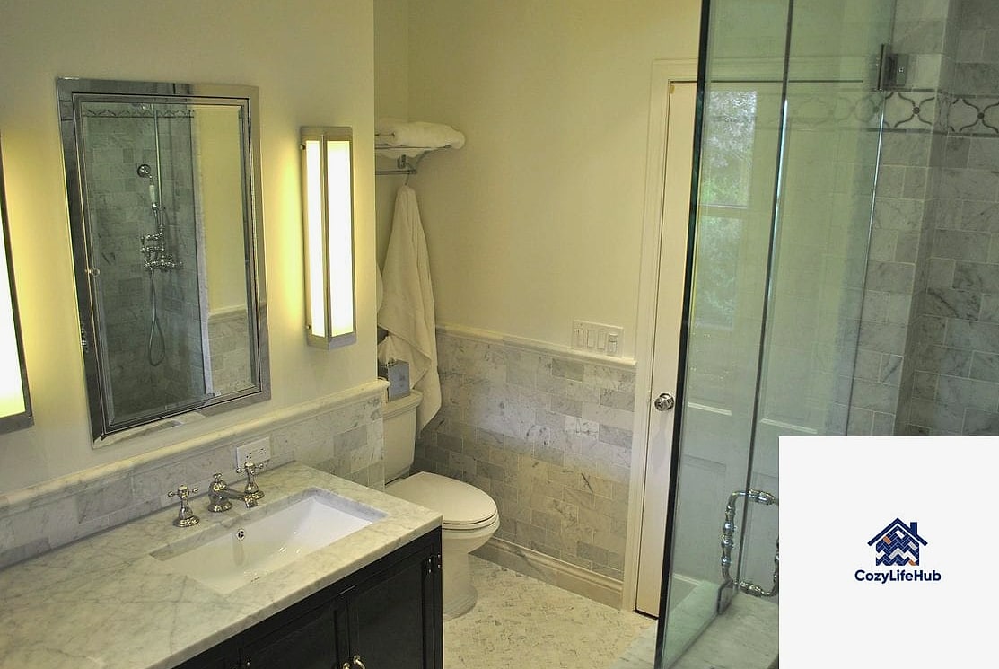 11 Marble Bathroom Ideas That Work in Any Size Home 6 Marble Baseboards and Trim