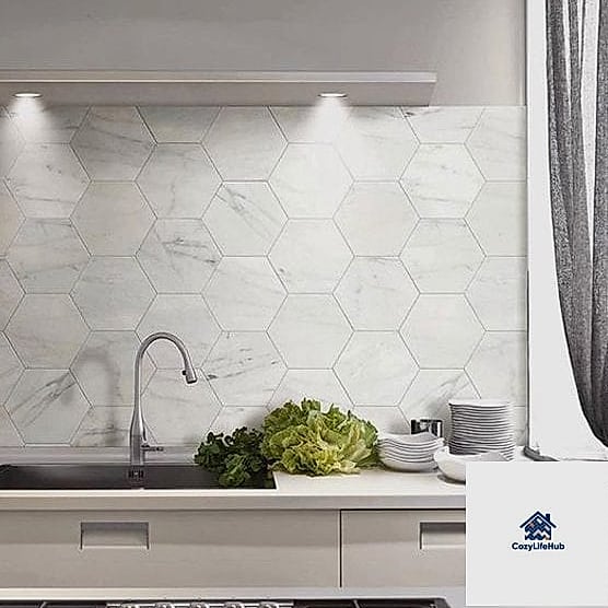 13 White Marble Backsplash Ideas That Designers Keep Coming Back To 9 Marble Hexagon Tile Backsplash