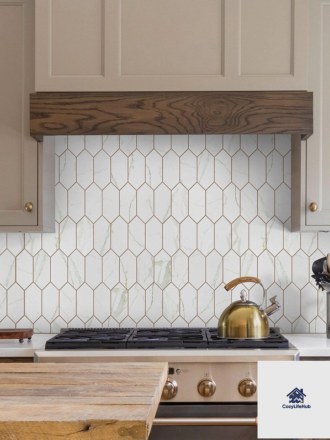 13 White Marble Backsplash Ideas That Designers Keep Coming Back To 12 Marble Picket Tile Backsplash