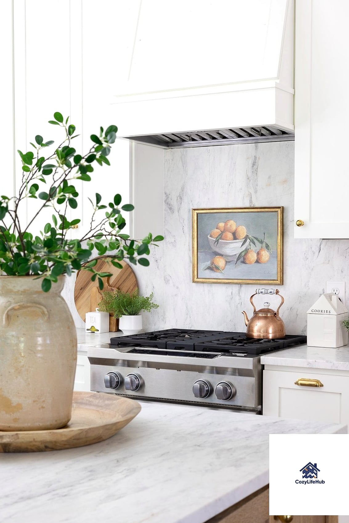 Marble Slab Paired with Textured Plaster