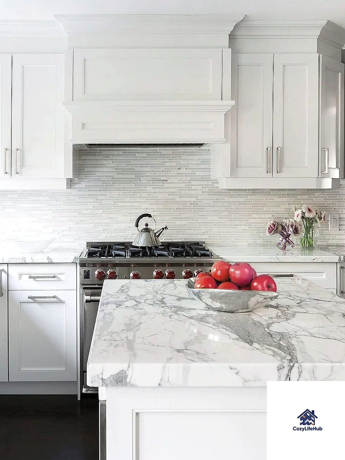 13 White Marble Backsplash Ideas That Designers Keep Coming Back To 13 Marble Slab with a Contrasting Grout-Free Seam