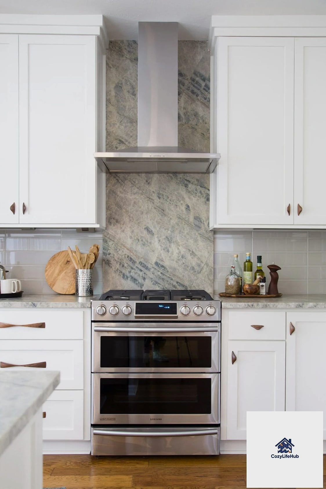 Matching Countertop and Backsplash Slab