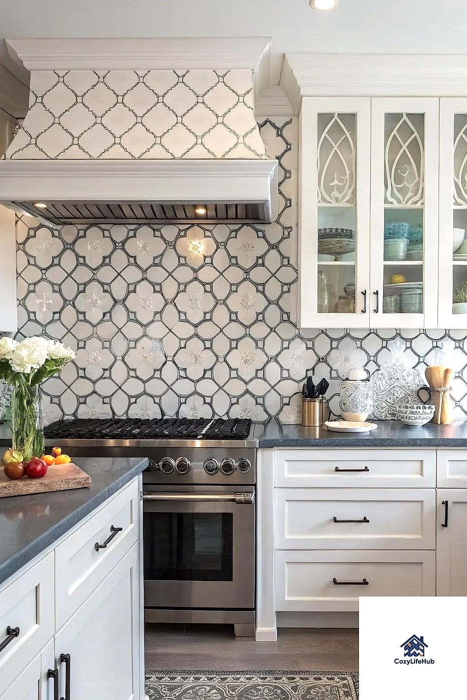 Mixed-Pattern Arabesque and Subway Tile Combo