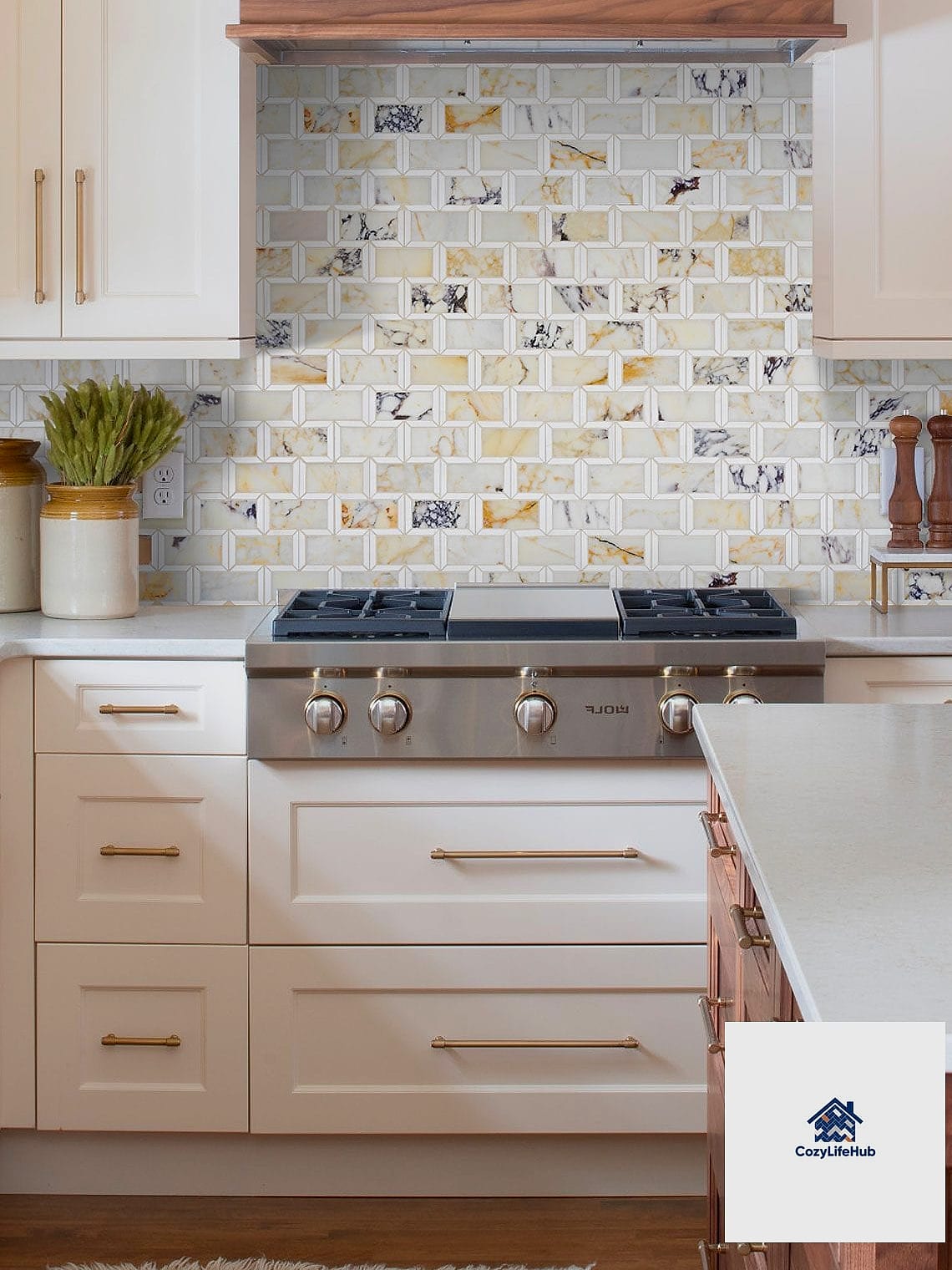 Two-Tone Backsplash with a Transition Line