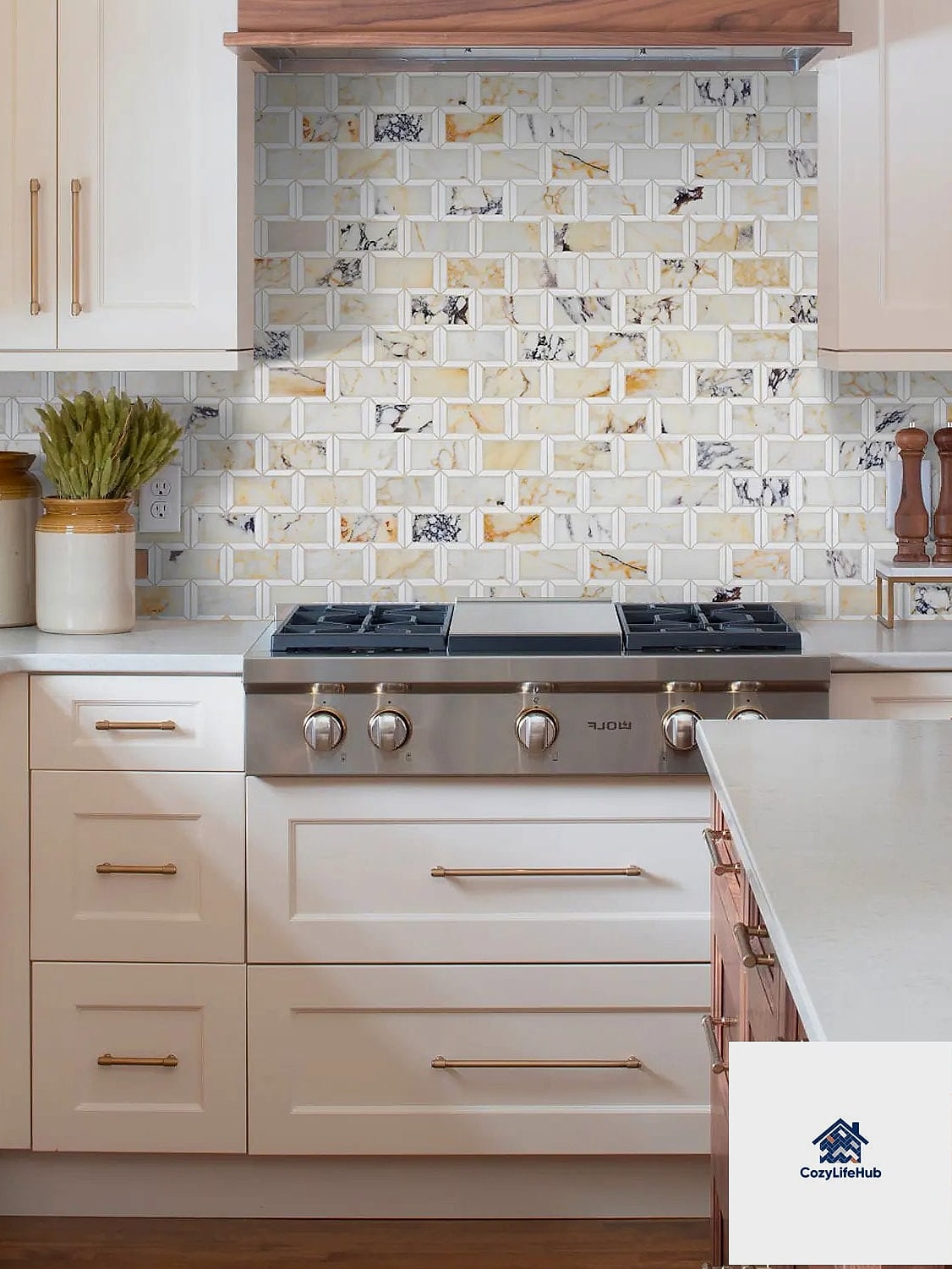 12 Marble Subway Tile Ideas Worth Bookmarking Before You Renovate 9 Two-Tone Marble Combination
