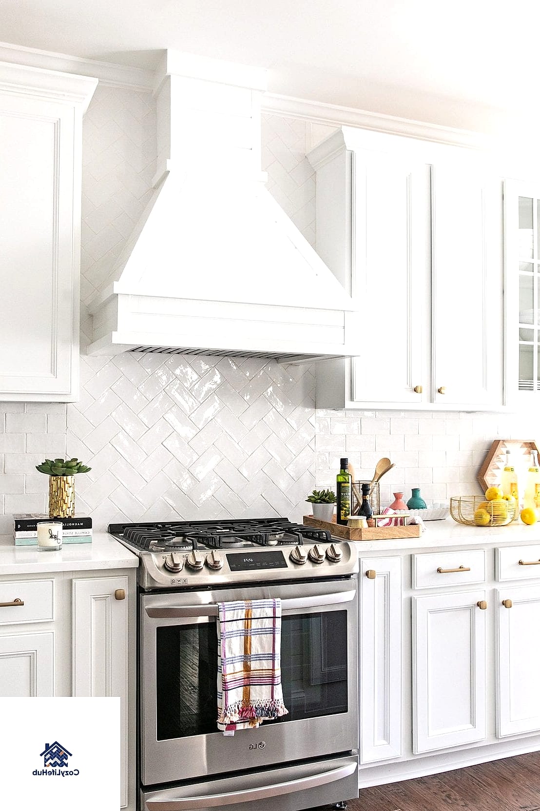 23 Backsplash Ideas for White Cabinets Ideas That Will Transform Your Space 21 Two-Tone Tile Design